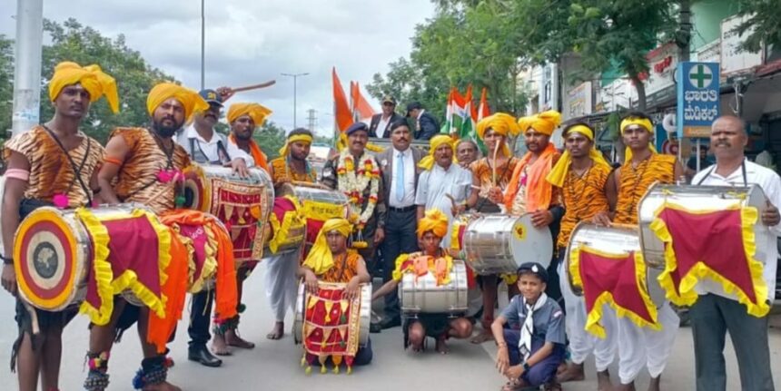 ಸಿಂಧನೂರು:ಮಾಜಿ ಸೈನಿಕ ರುದ್ರೇಶ ಅವರಿಗೆ ಭವ್ಯವಾದ ಸ್ವಾಗತ