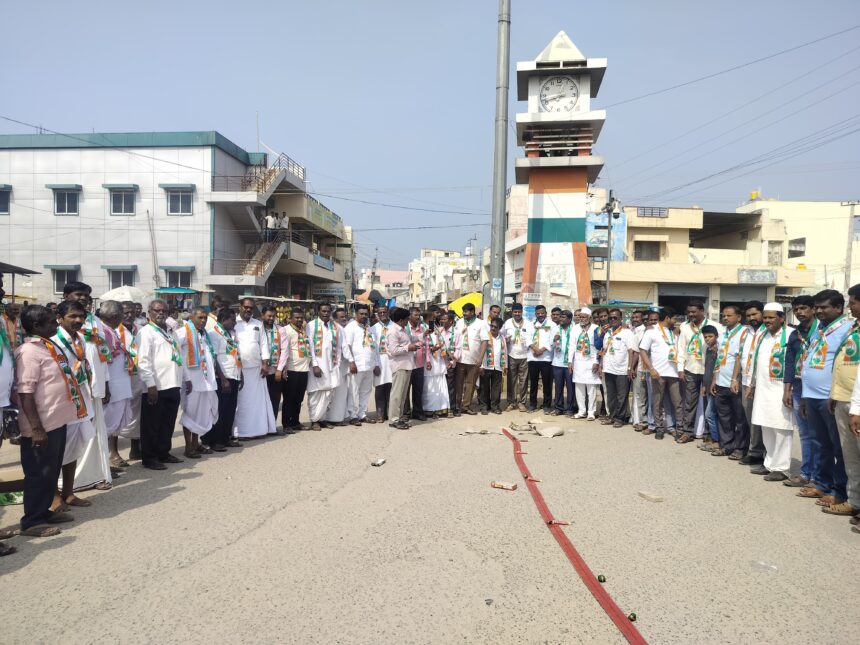 ಉಪಚುನಾವಣೆ: ಮೂರು ಕ್ಷೇತ್ರಗಳಲ್ಲಿ ಕಾಂಗ್ರೆsಸ್ ಗೆಲುವು ಕಾರ್ಯಕರ್ತರಿಂದ ಸಂಭ್ರಮಾಚರಣೆ