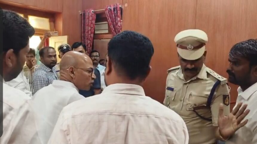 ಸಚಿವ ಶರಣಪ್ರಕಾಶ ಪಾಟೀಲ್,ಕಾರ್ಯಕರ್ತನ ನಡುವೆ ಮಾತಿನ ಚಕಮಕಿ