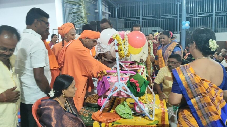 ತೊಟ್ಟಿಲುಕಾರ್ಯಕ್ರಮ,ವಿಜಯಮಹಾಂತನೆಂದು ಹೆಸರಿಟ್ಟ ಶ್ರೀಗಳು