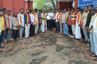 ಜಿಲ್ಲಾಸ್ಪತ್ರೆ ಸ್ಥಳಾಂತರ ಖಂಡಿಸಿ ನಮ್ಮ ಕರ್ನಾಟಕ ಸೇನೆ ಮನವಿ ಶಾಸಕ ಬಾದರ್ಲಿ ಒಡೆತನದ ವಿಸಿಬಿ ಕಾಲೇಜು ತೆರವುಗೊಳಿಸಲು ಒತ್ತಾಯ