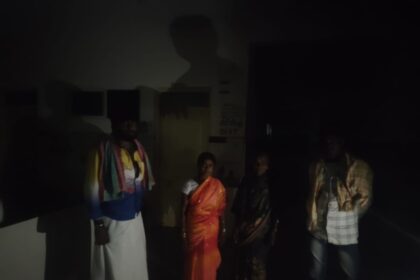 ಈಚನಾಳ: ಆಸ್ಪತ್ರೆ ಯಲಿ ಕರೆಂಟ್ ಇಲ್ಲದೆ,ಬಾಣಂತಿ ಹಸುಗೂಸು ವಿಲವಿಲ, ಸೊಳ್ಳೆ ಕಾಟಕ್ಕೆ ತತ್ತರ
