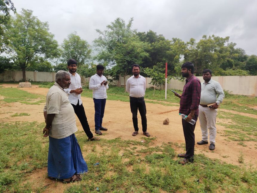 ಈಚನಾಳ:ವಾಲಿಬಾಲ್ ಗ್ರೌಂಡ ಒಂದುಕಡೆ, ಅಧಿಕಾರಿ ಭೇಟಿ ಮತ್ತೊಂದು ಕಡೆ, ಕಾಮಗಾರಿ ಯಾವಕಡೆ..?