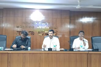 ರಾಯಚೂರು ಜಿಲ್ಲೆಯಲ್ಲಿ ಸಾಮಾಜಿಕ, ಶೈಕ್ಷಣಿಕ ಸಮೀಕ್ಷಾ ಕಾರ್ಯ ಯುದ್ಧೋಪಾದಿಯಲ್ಲಿ ನಡೆಯಲಿ: ಜಿಲ್ಲಾಧಿಕಾರಿ ನಿತೀಶ್ ಕೆ ಕಟ್ಟುನಿಟ್ಟಿನ ಸೂಚನೆ