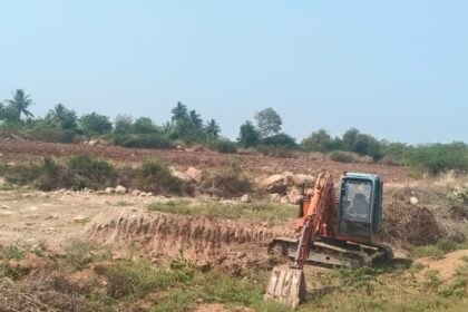 ರಾಂಪೂರ ಕೆರೆ ದುರಸ್ಥಿಯಲ್ಲಿ ಗೋಲ್ ಮಾಲ್ ತಡೆಯುವಂತೆ ಗ್ರಾಮಸ್ಥರ ಒತ್ತಾಯ, ಮೂರುನಾಲ್ಕು ದಿನವಾದರು ಮಾಹಿತಿ ನೀಡದ ಅಧಿಕಾರಿ, ಗುತ್ತಿಗೆದಾರರು!!